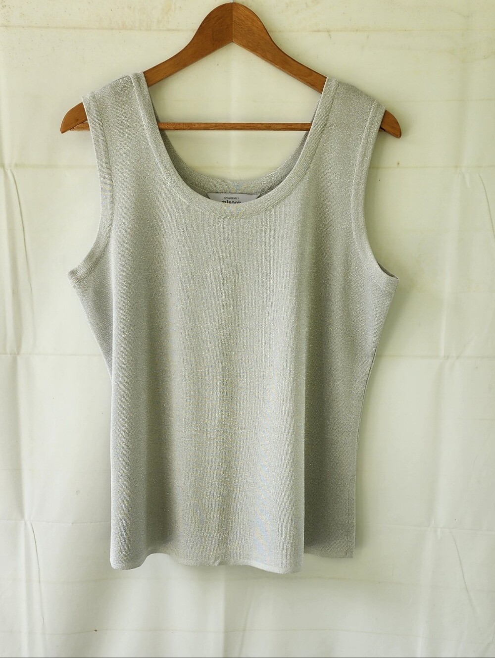 Misook Sleeveless Silver Tank Top